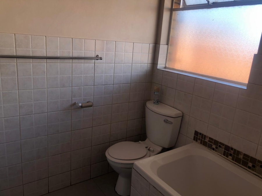 To Let 1 Bedroom Property for Rent in Bloemfontein Free State